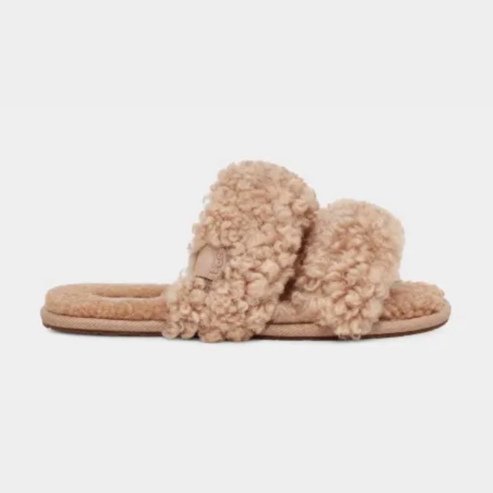 UGG MAXI SLIPPER SIZE 6